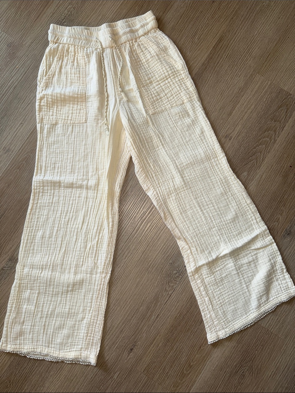 KENSIE Ivory Cream Crinkled Gauze Drawstring Pants